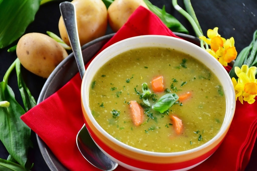 Pourquoi servir de la soupe en entrée ?